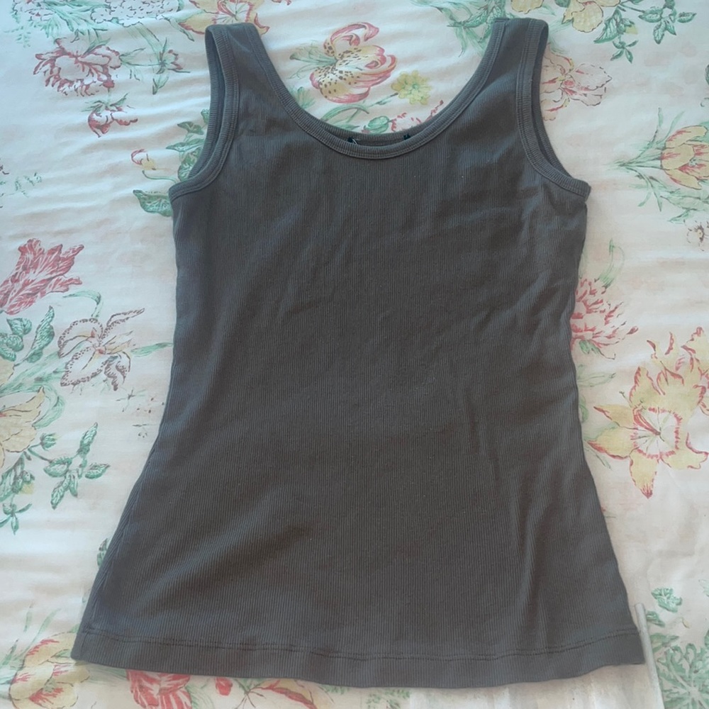 Brown ribbed tank top